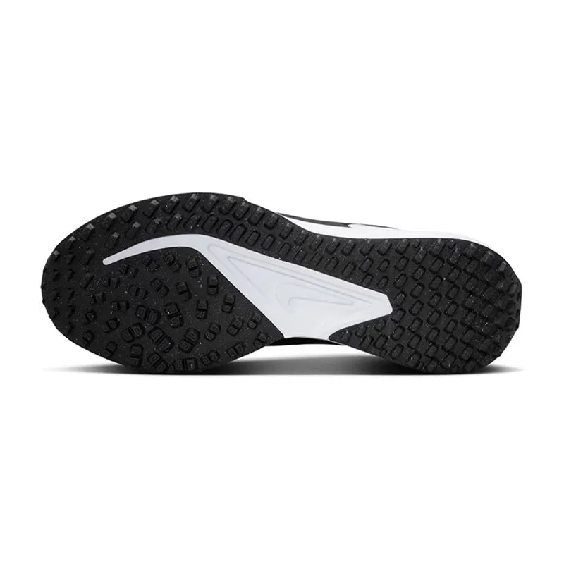 NIKE Infinity G Men's Spikeless Shoes (Black/White)